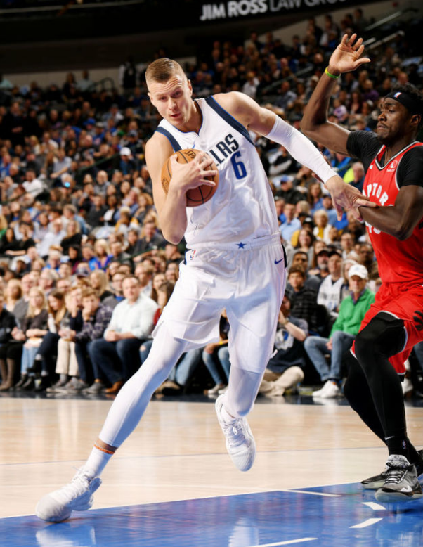 风云突变!皇家马德里清晨手感冰凉,荷甲版图或变,震撼外界,赛程密集仍需轮换 风云突变!皇家马德里清晨手感冰凉,荷甲版图或变,震撼外界,赛程密集仍需轮换